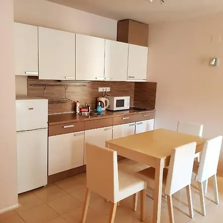 By The Sea Apartment *